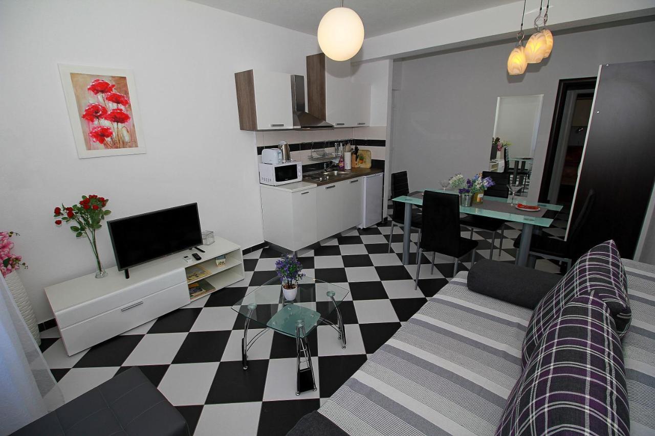 Apartmani Bozena Макарска Экстерьер фото