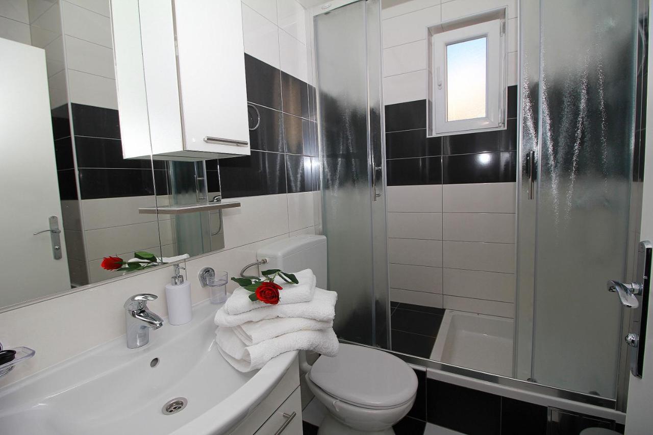 Apartmani Bozena Макарска Экстерьер фото