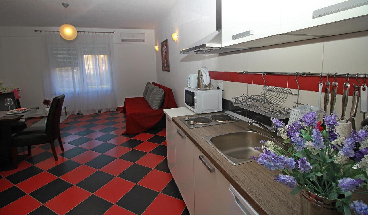 Apartmani Bozena Макарска Экстерьер фото