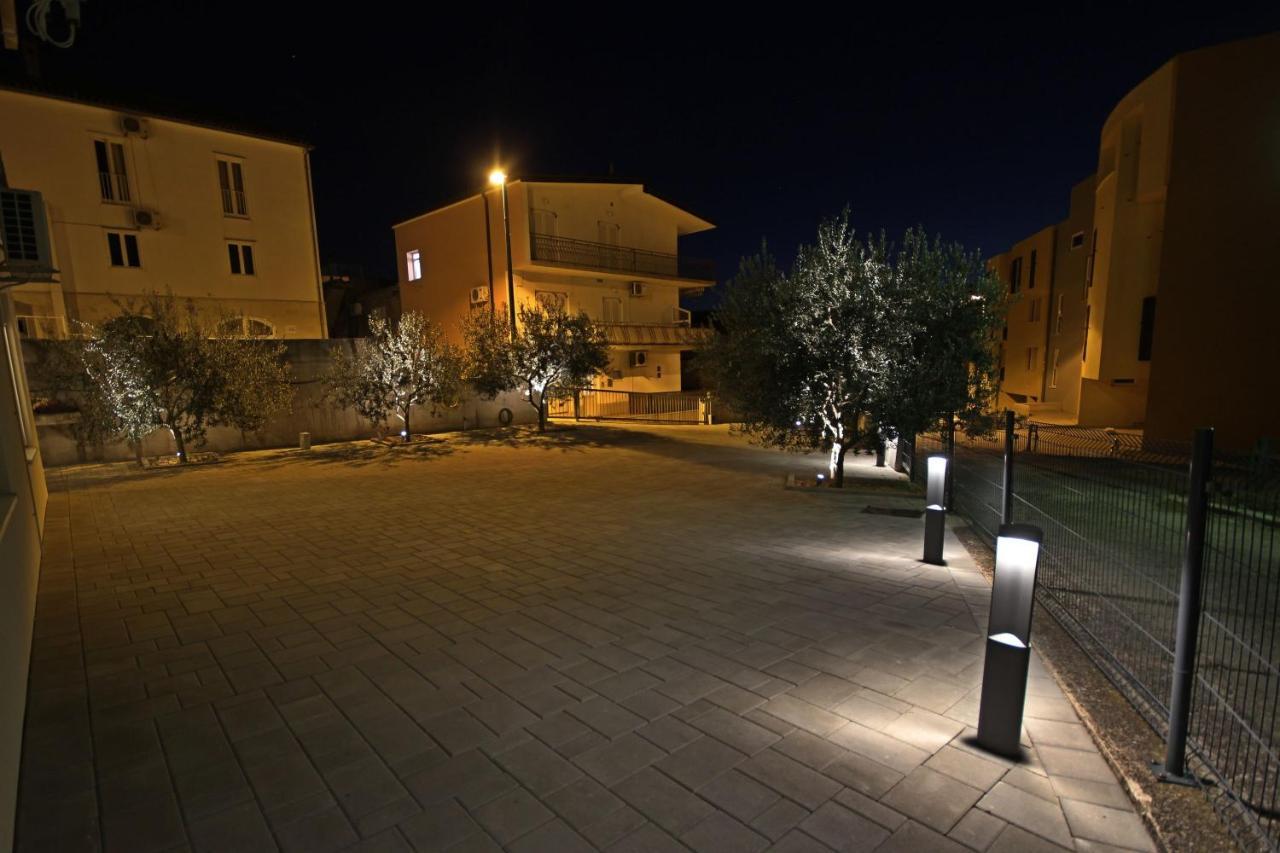 Apartmani Bozena Макарска Экстерьер фото